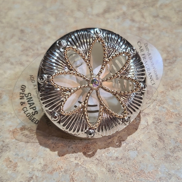 CAR FRAGRANCE HOLDERS by Bath and Body Works - Picture 12 of 12